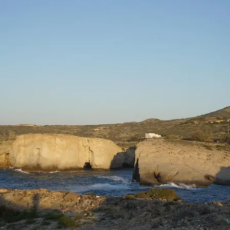 Πανσιόν Thea Πάχαινα